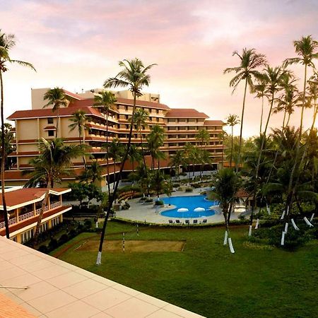 The Retreat Hotel & Convention Centre Mumbai Ngoại thất bức ảnh