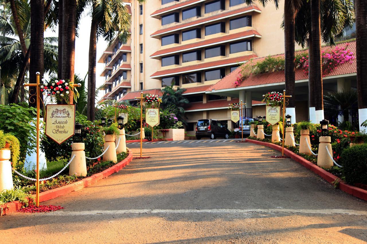 The Retreat Hotel & Convention Centre Mumbai Ngoại thất bức ảnh