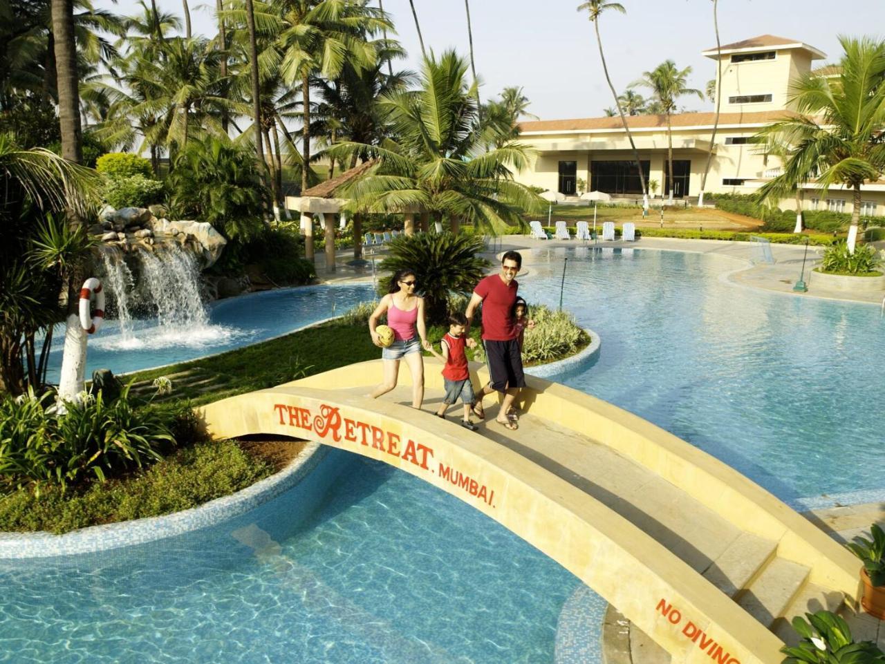 The Retreat Hotel & Convention Centre Mumbai Ngoại thất bức ảnh