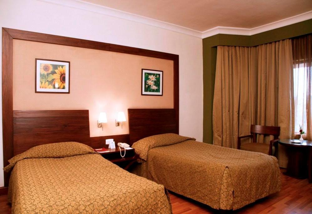 The Retreat Hotel & Convention Centre Mumbai Ngoại thất bức ảnh