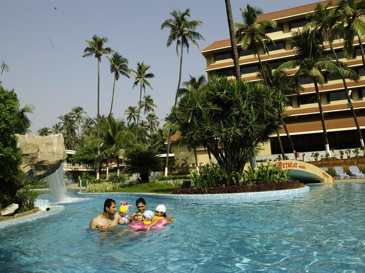 The Retreat Hotel & Convention Centre Mumbai Ngoại thất bức ảnh